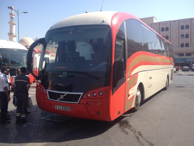 Autobus-z-Dubaje-do-Abu-Dhabí