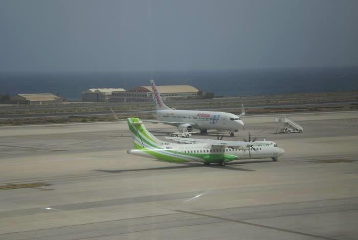 Letadla-před-vzletem-na-Kanárských-ostrovech