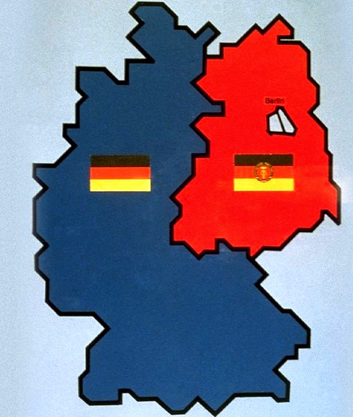 NDS a NSR Mapa Německo Východ a Západ vlajka
